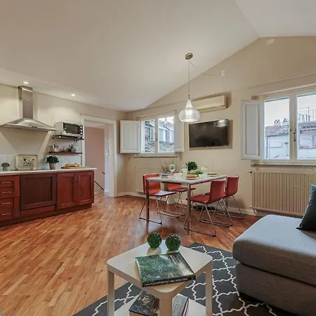 Terrazza Santa Croce, Panoramic Terrace Penthouse Inside The Walls Of Apartamento