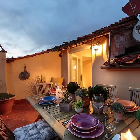Terrazza Santa Croce, Panoramic Terrace Penthouse Inside The Walls Of Lucca
